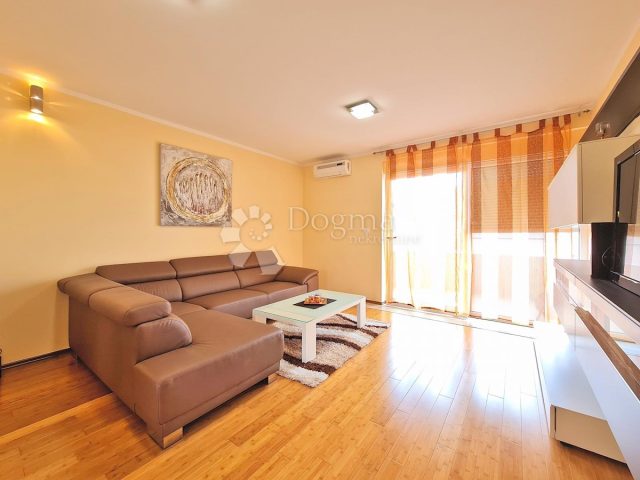Stan na prodaju 100 m² – Crikvenica