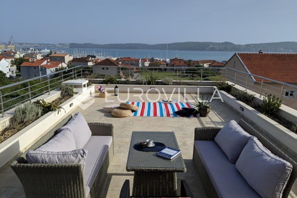 House For rent - SPLITSKO-DALMATINSKA  TROGIR 