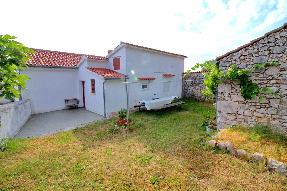 Dom Na predaj - PRIMORSKO-GORANSKA  CRIKVENICA 