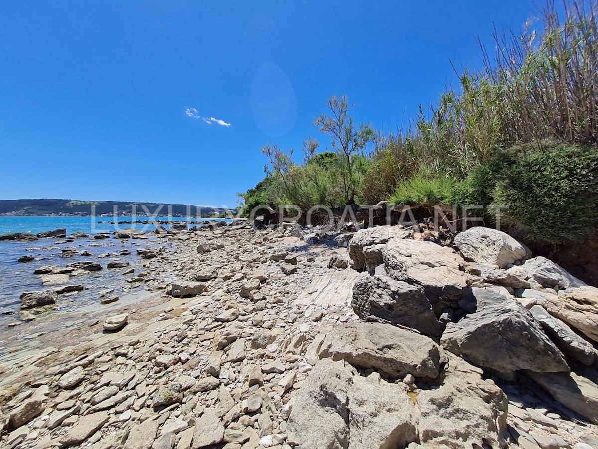 Land For sale - SPLITSKO-DALMATINSKA TROGIR