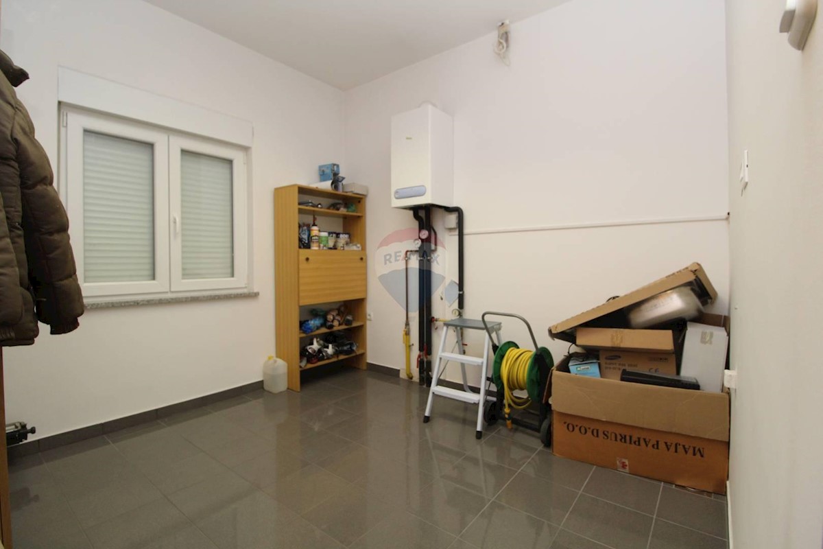 Business premises For rent - PRIMORSKO-GORANSKA  ČAVLE 