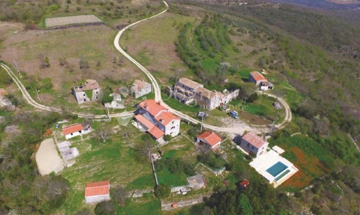 Grundstück zu verkaufen 114440 m² – Grožnjan