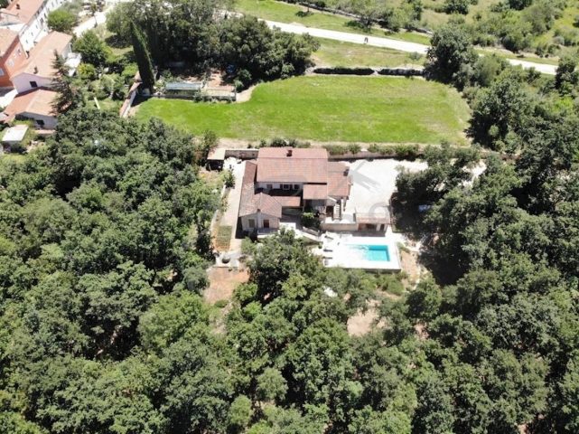 Haus zu verkaufen 250 m² – Buje
