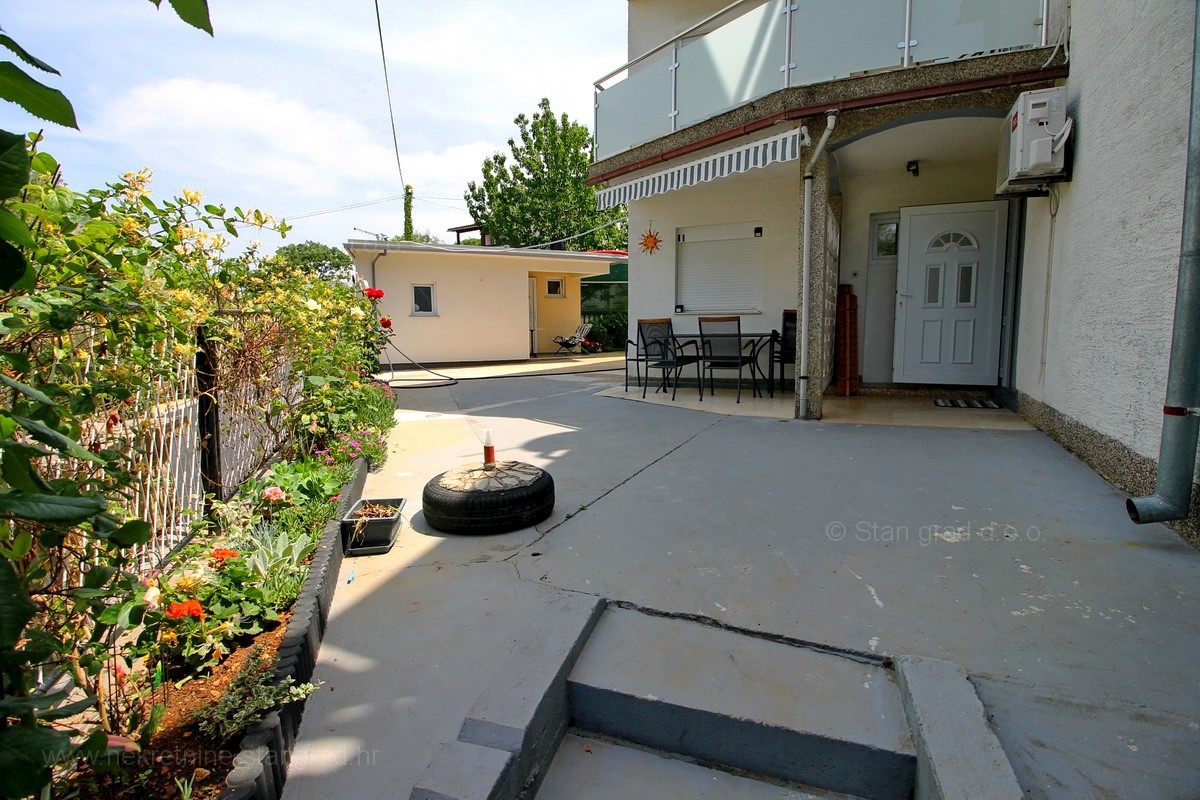 Dom Na predaj - PRIMORSKO-GORANSKA  KRK 