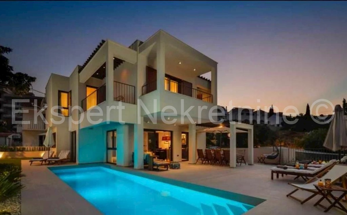Casa In vendita - SPLITSKO-DALMATINSKA  Čiovo