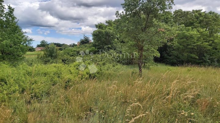 Działka na sprzedaż 2371 m² – Žminj