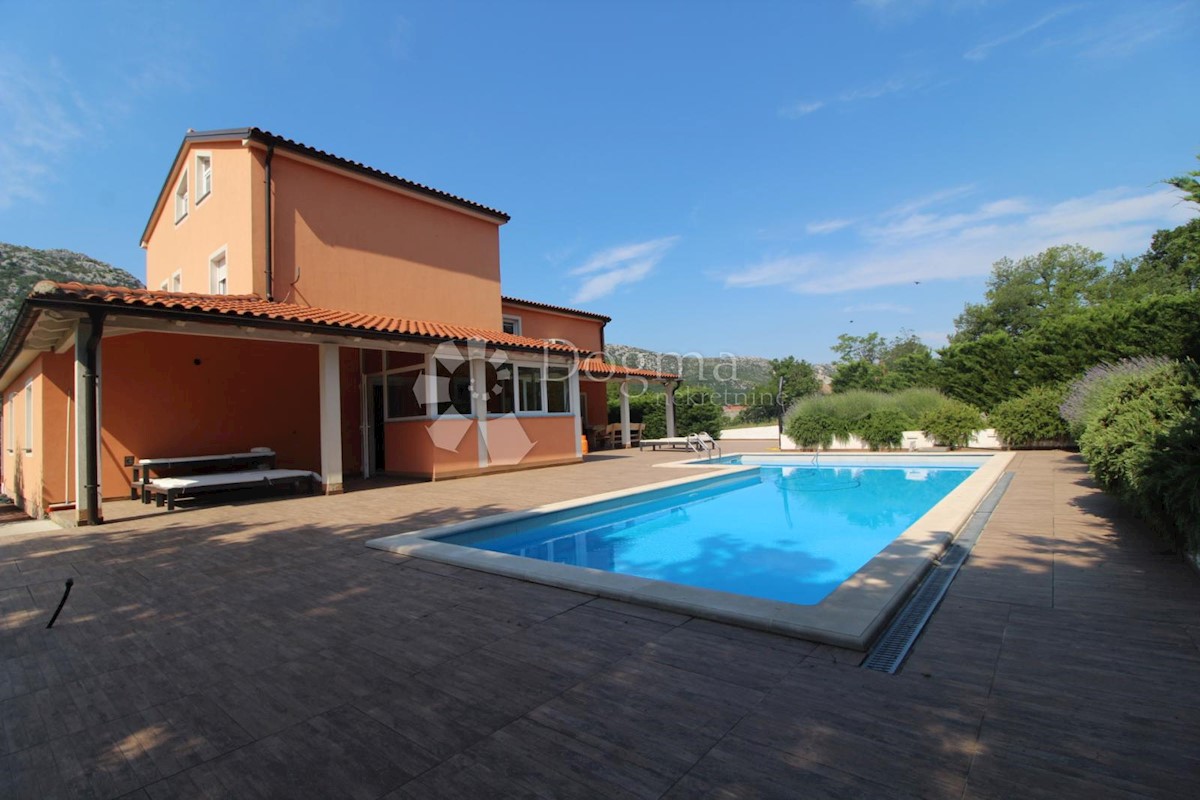 Kuća Na prodaju - PRIMORSKO-GORANSKA  VINODOLSKA OPĆINA 
