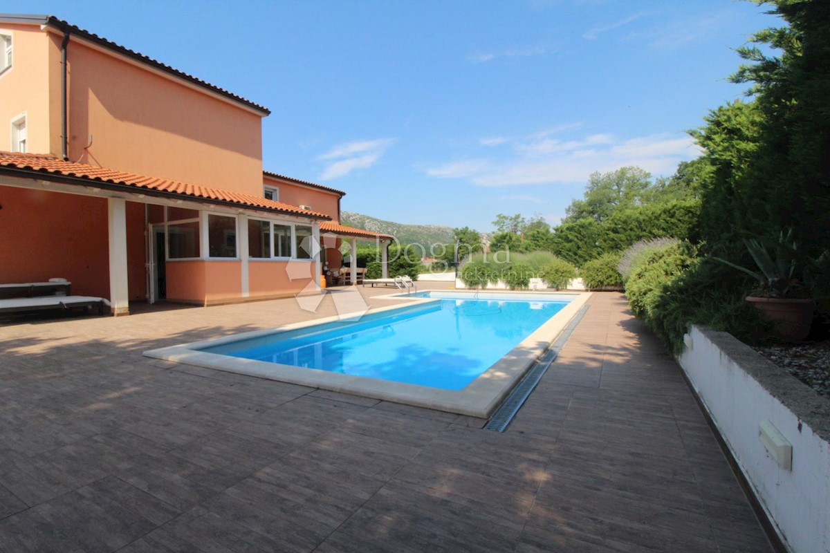 Kuća Na prodaju - PRIMORSKO-GORANSKA  VINODOLSKA OPĆINA 