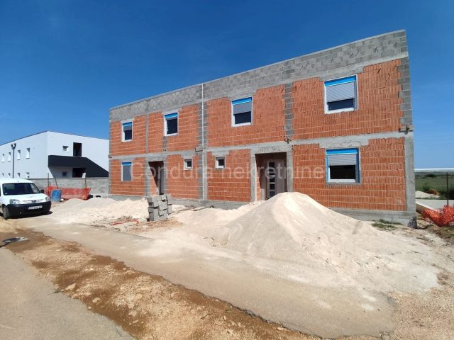 Dom na sprzedaż 108 m² – Vir
