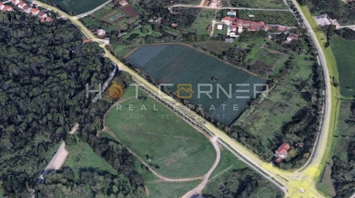 Land for sale 388 m² – Pula