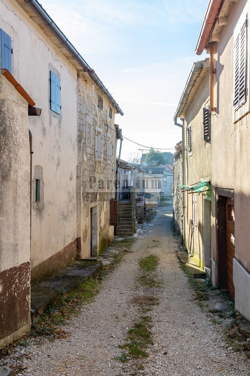 Haus Zu verkaufen - ISTARSKA  GRAČIŠĆE 