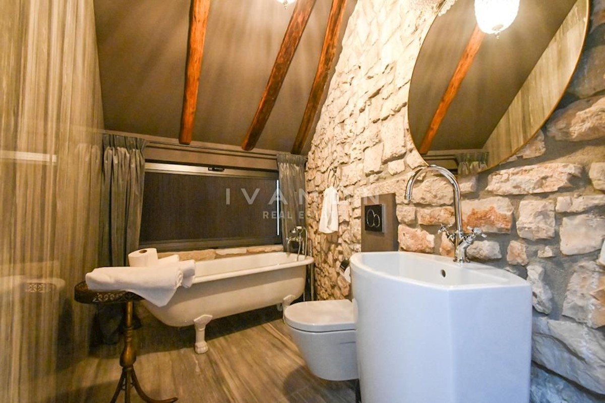 Haus Zu verkaufen - ISTARSKA  POREČ 