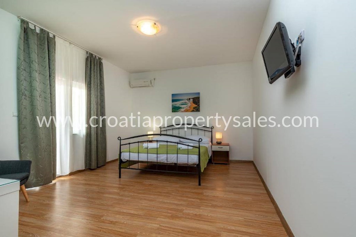 House For sale - SPLITSKO-DALMATINSKA  TROGIR 