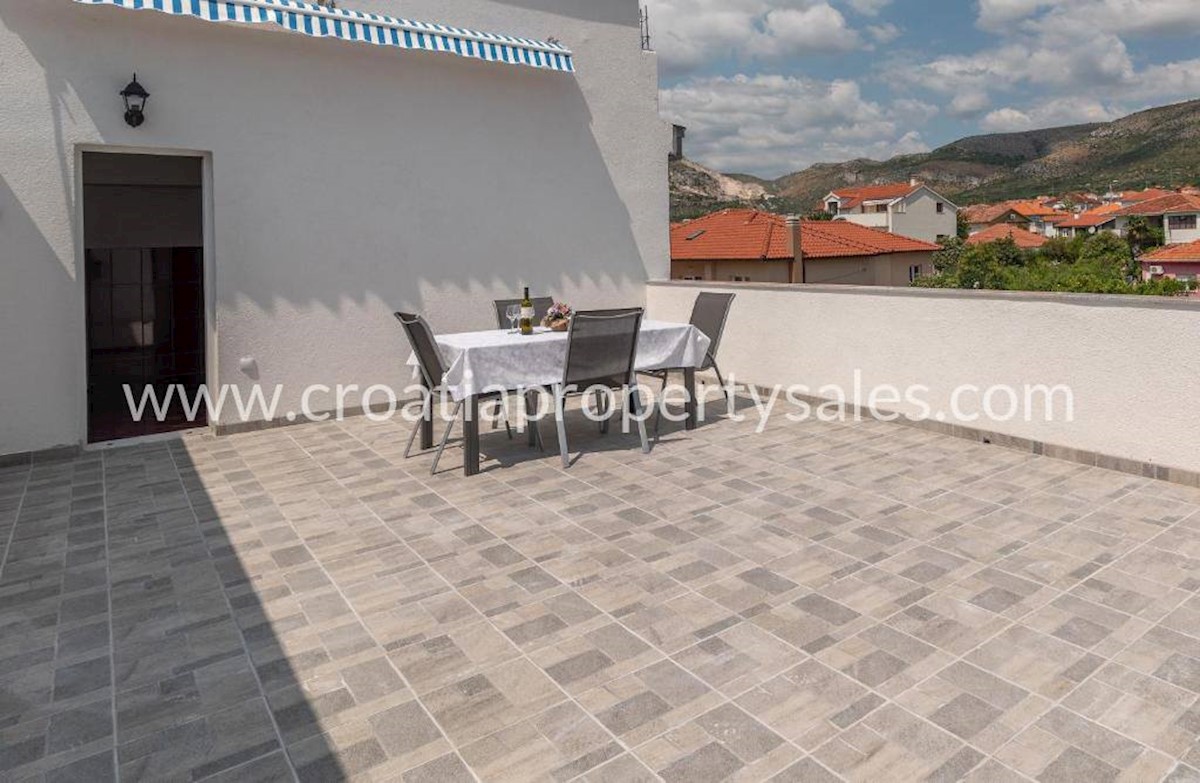 House For sale - SPLITSKO-DALMATINSKA  TROGIR 