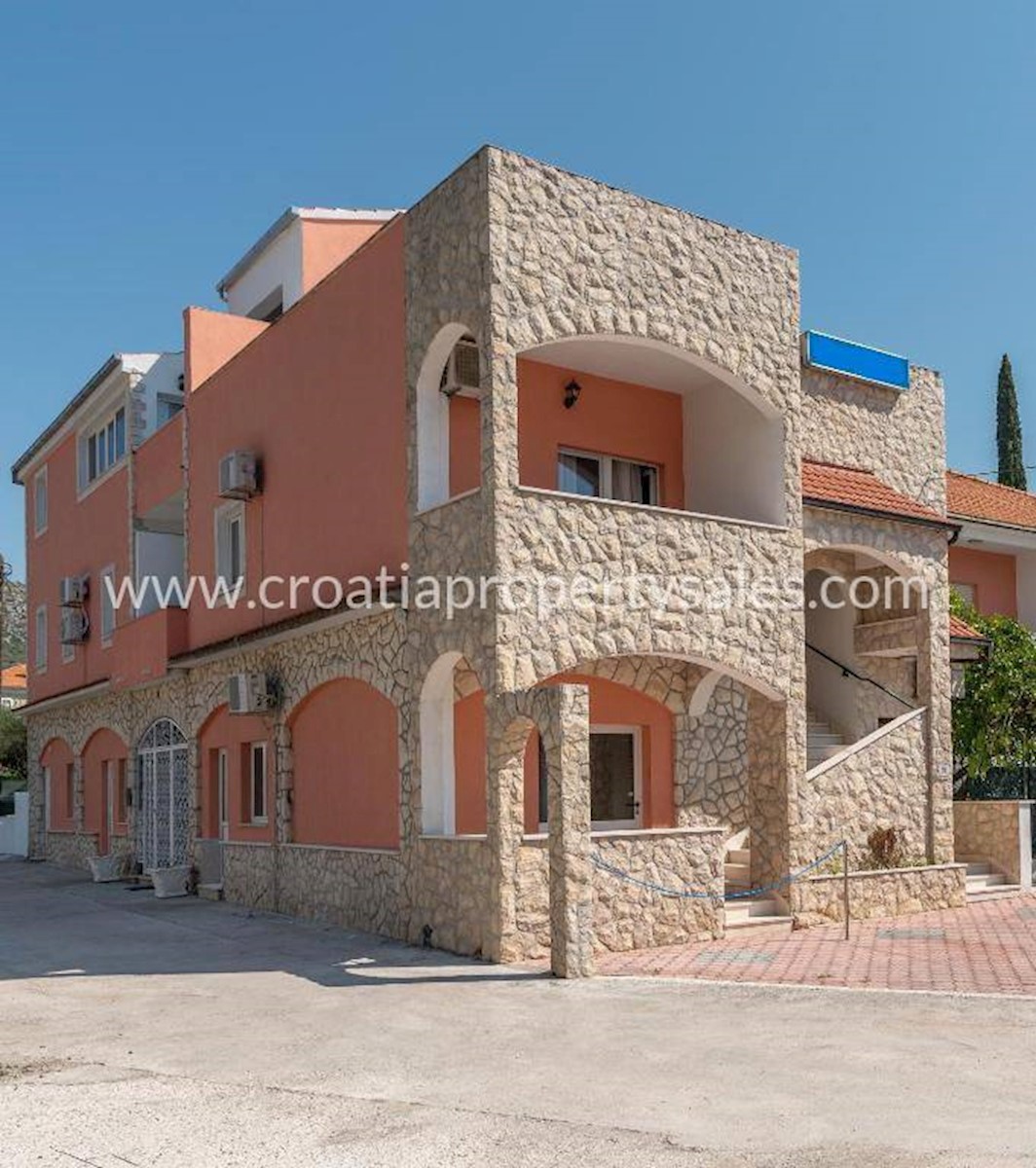 House For sale - SPLITSKO-DALMATINSKA  TROGIR 