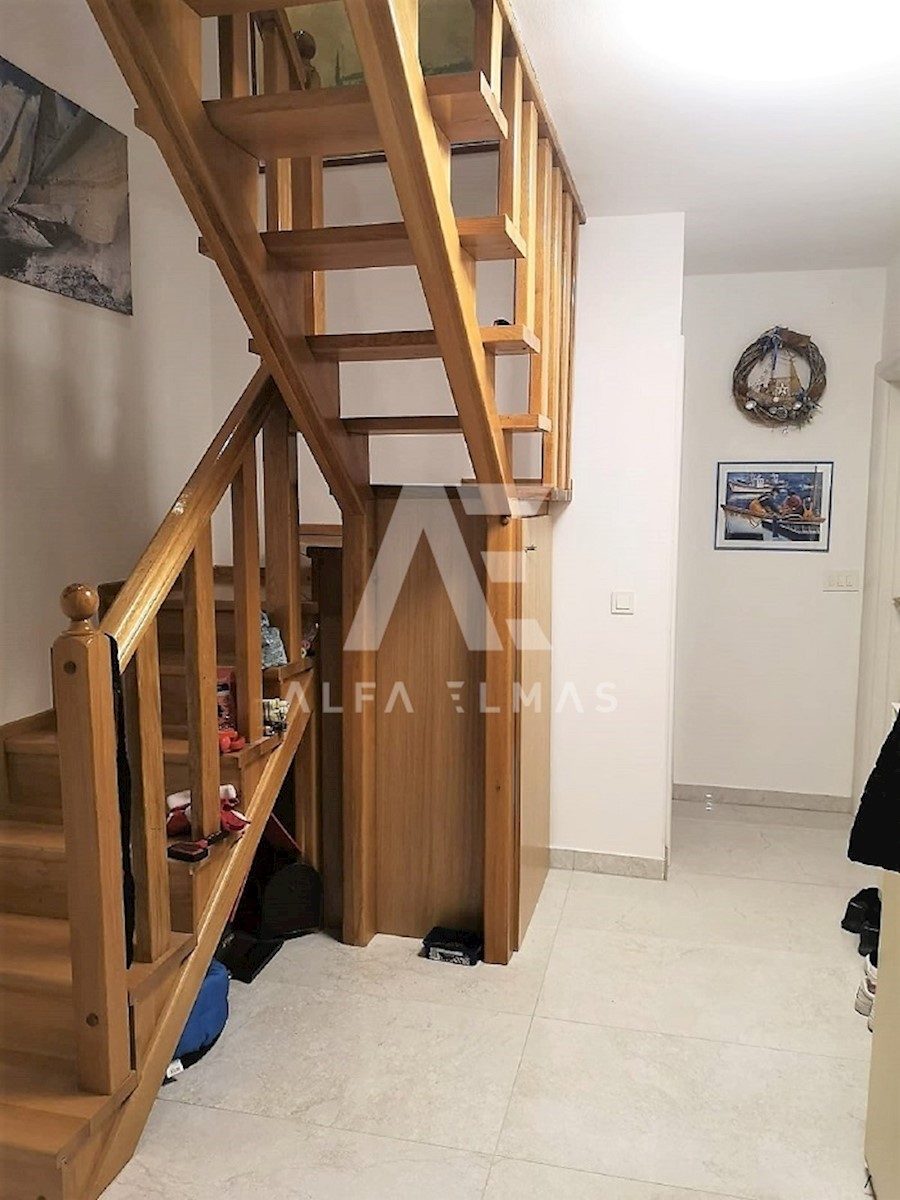 Stan Na prodaju - PRIMORSKO-GORANSKA  KRK 