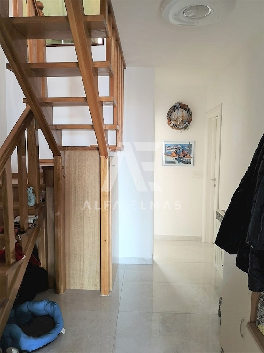 Stan Na prodaju - PRIMORSKO-GORANSKA  KRK 