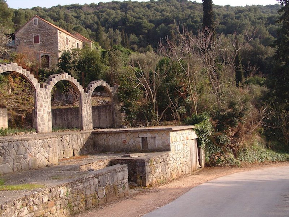 Pozemok Na predaj - SPLITSKO-DALMATINSKA  STARI GRAD 