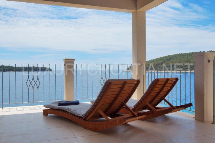 House for sale 230 m² – Potirna