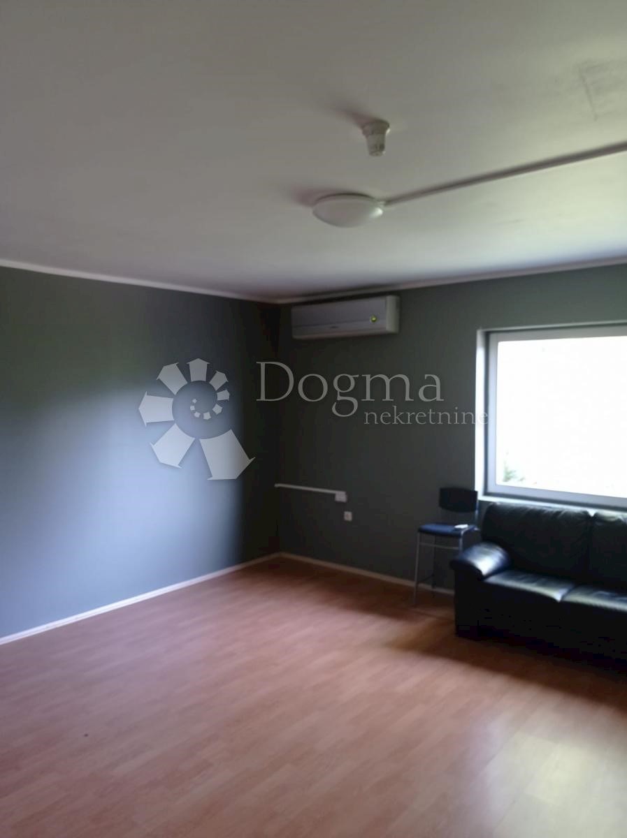 Business premises For rent - PRIMORSKO-GORANSKA  ČAVLE 