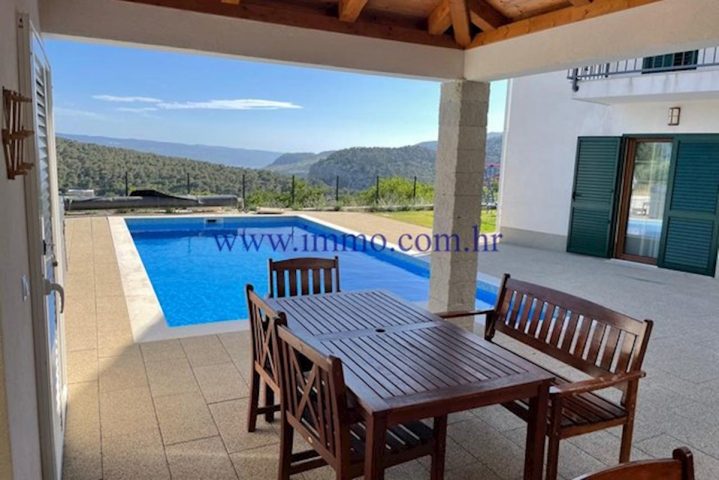 Hiša na predaj 186 m² – Omiš
