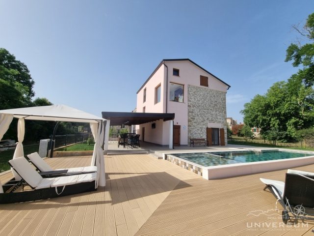 Kuća na prodaju 240 m² – Brtonigla