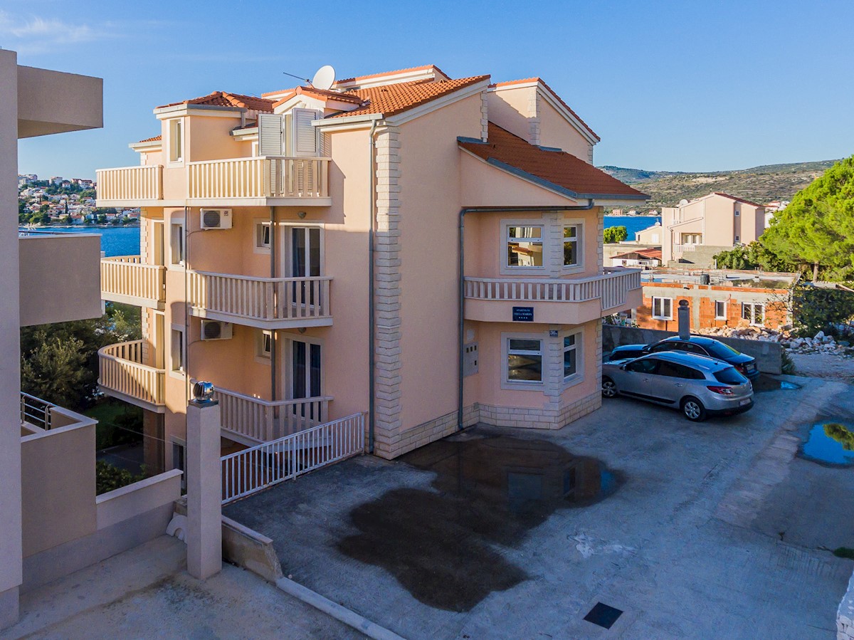 Maison À vendre - ŠIBENSKO-KNINSKA  ROGOZNICA 