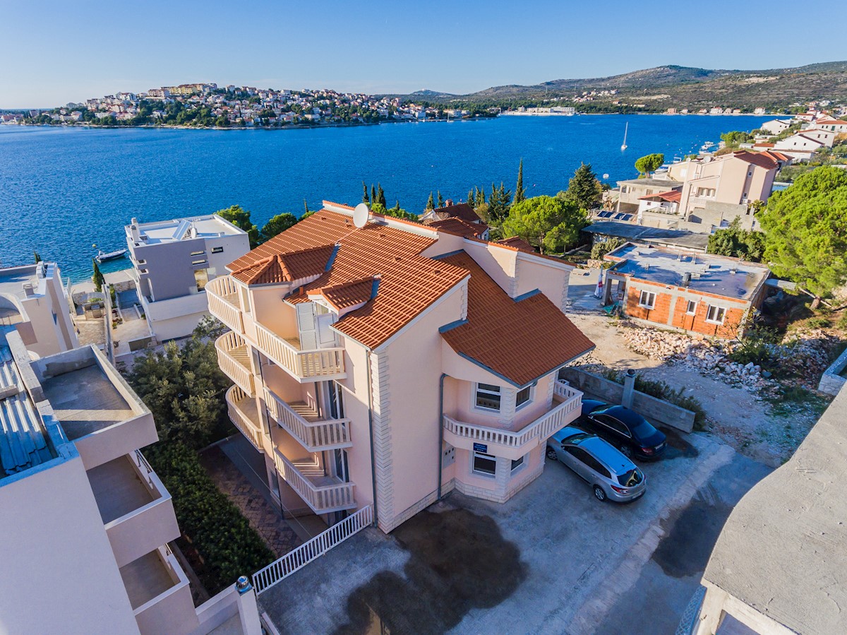 Maison À vendre - ŠIBENSKO-KNINSKA  ROGOZNICA 