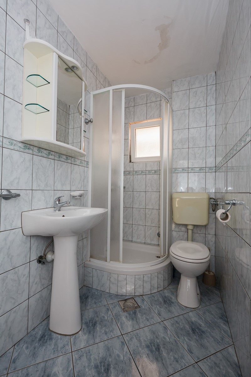 Maison À vendre - ŠIBENSKO-KNINSKA  ROGOZNICA 