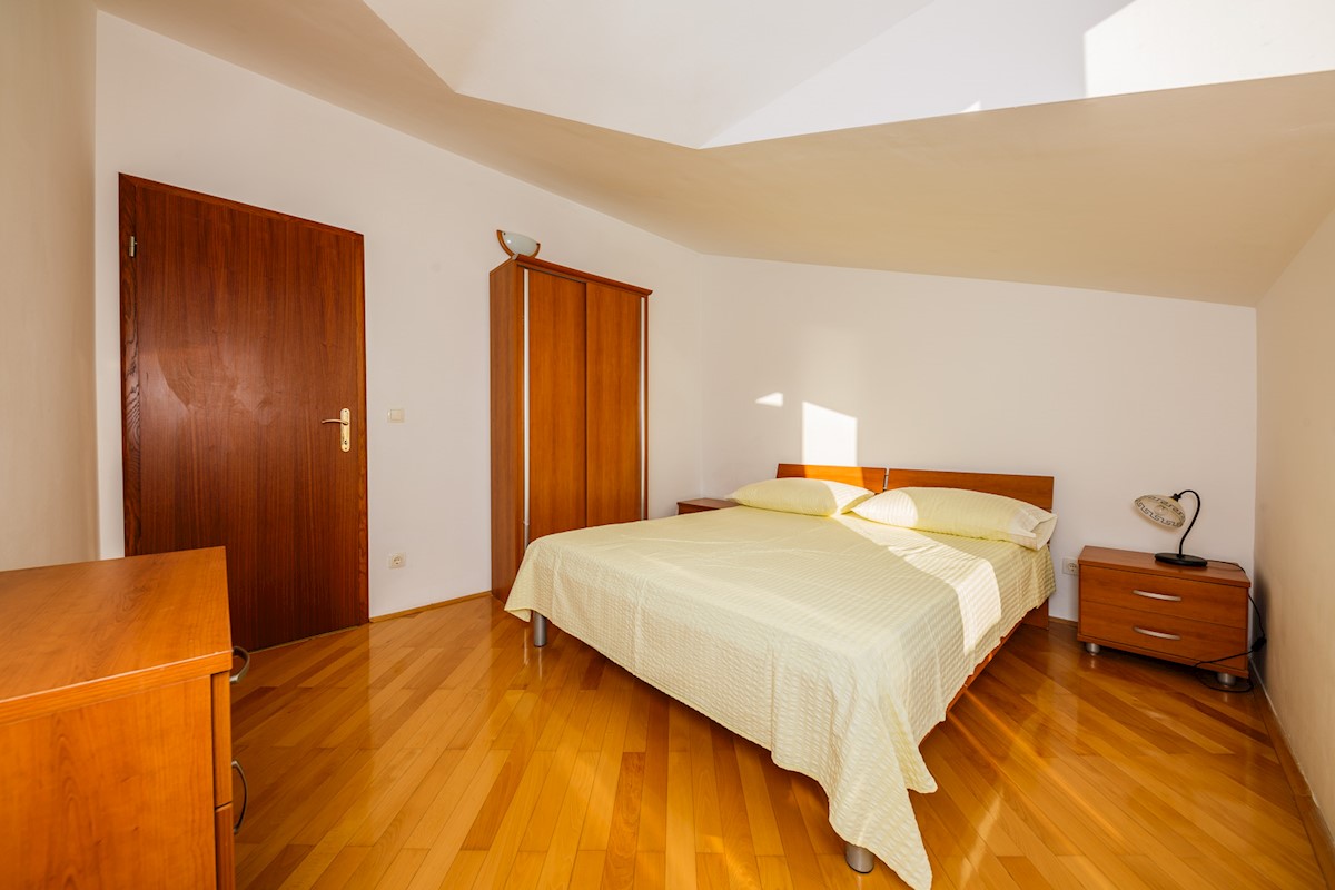 Maison À vendre - ŠIBENSKO-KNINSKA  ROGOZNICA 