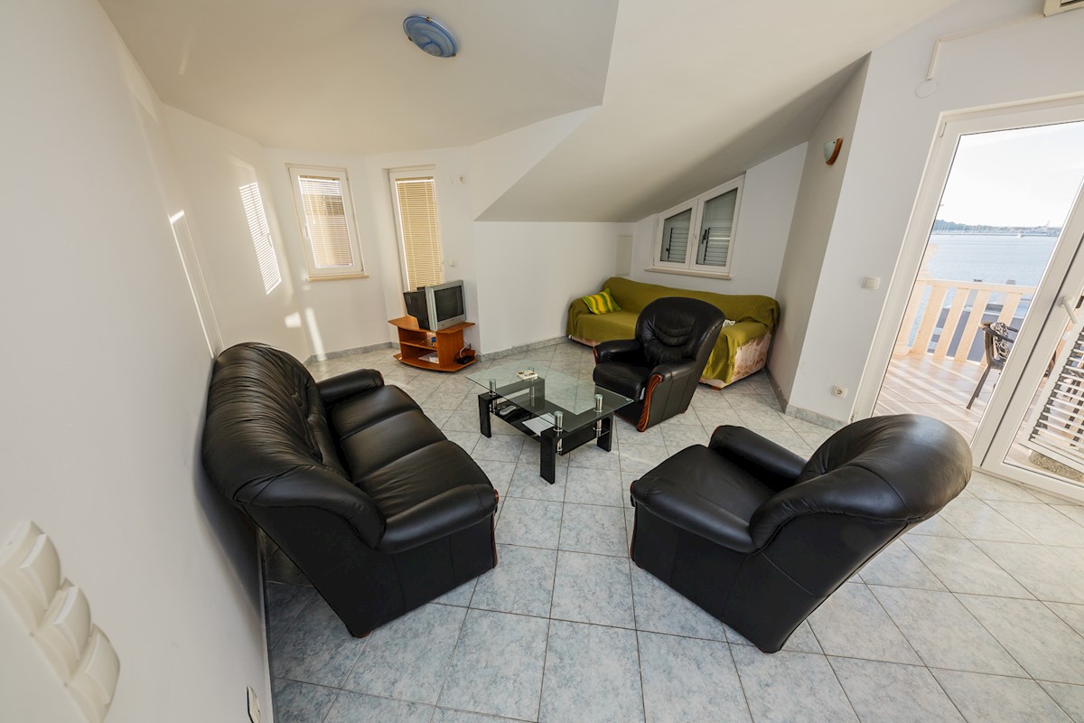 Maison À vendre - ŠIBENSKO-KNINSKA  ROGOZNICA 