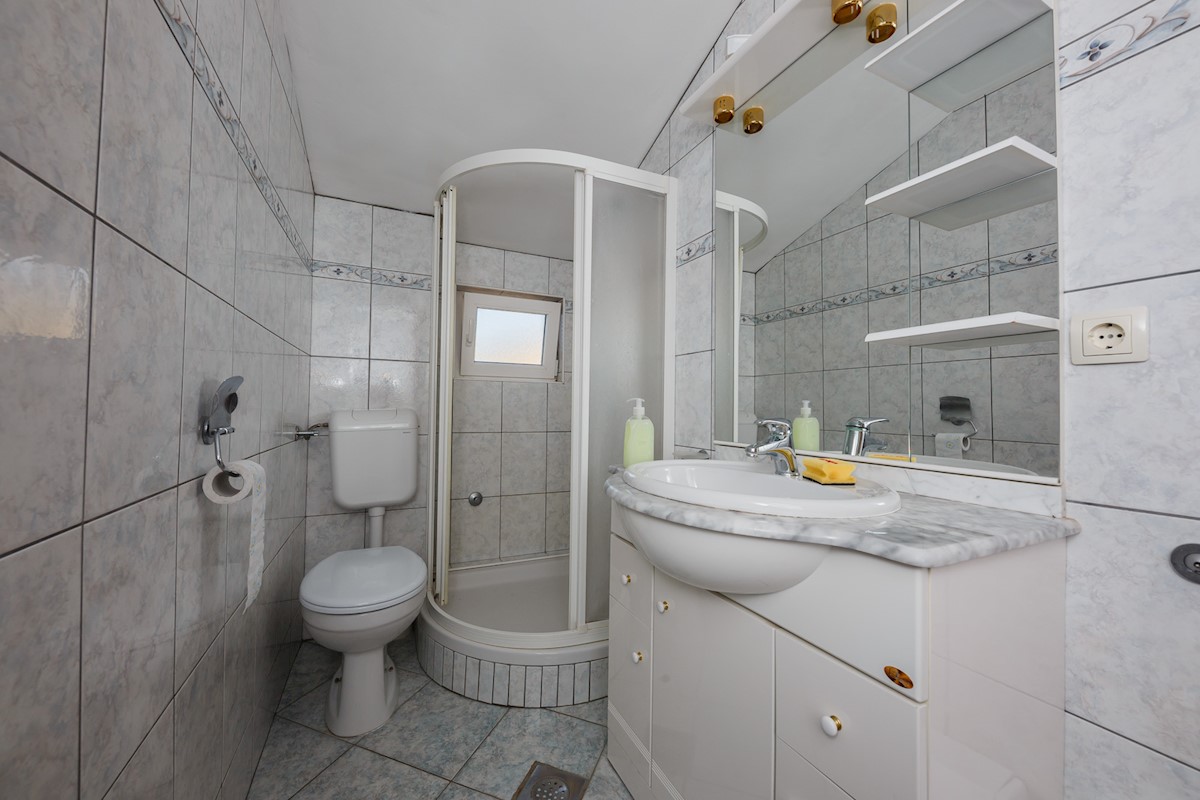 Maison À vendre - ŠIBENSKO-KNINSKA  ROGOZNICA 