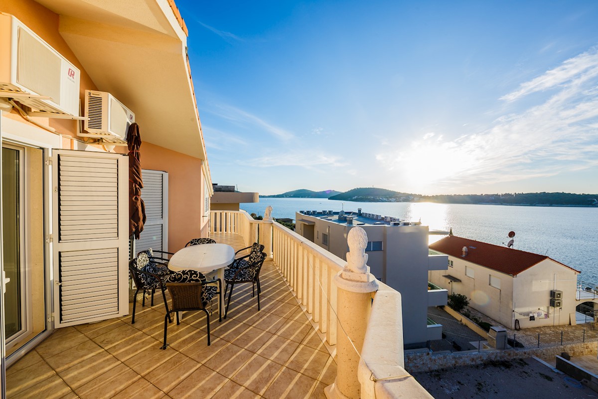 Maison À vendre - ŠIBENSKO-KNINSKA  ROGOZNICA 