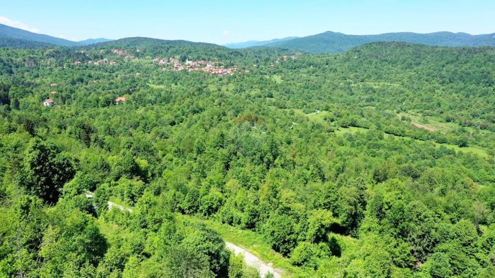Działka na sprzedaż 3520 m² – Lukovdol