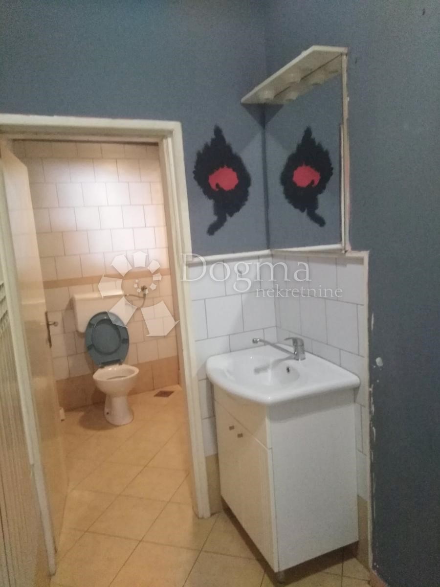Hiša Naprodaj - KARLOVAČKA  Ogulin