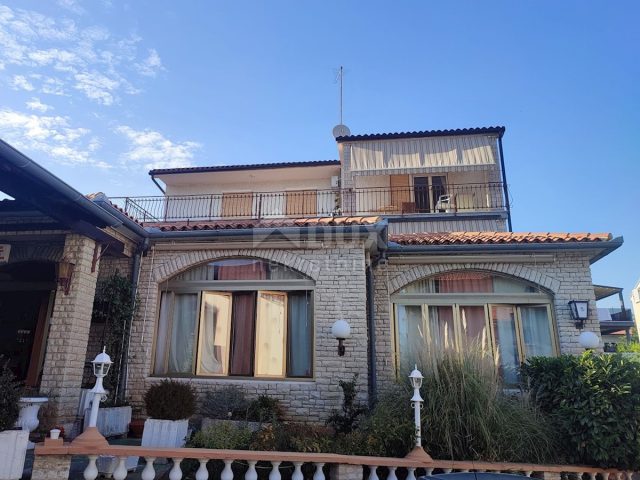 Kuća na prodaju 673 m² – Pula