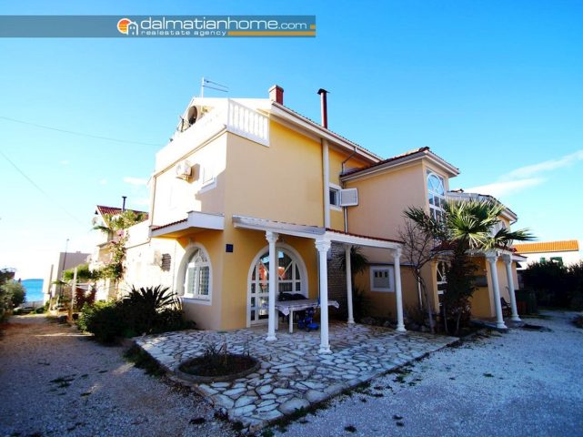 House for sale 450 m² – Brodarica