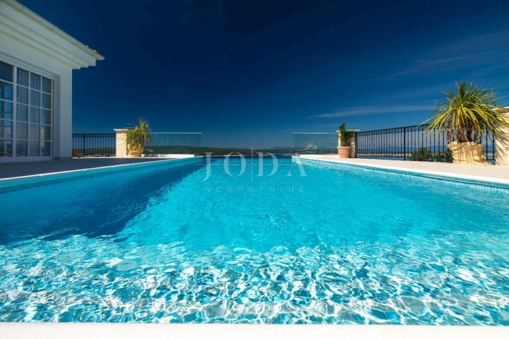 Dom na sprzedaż 538 m² – Crikvenica