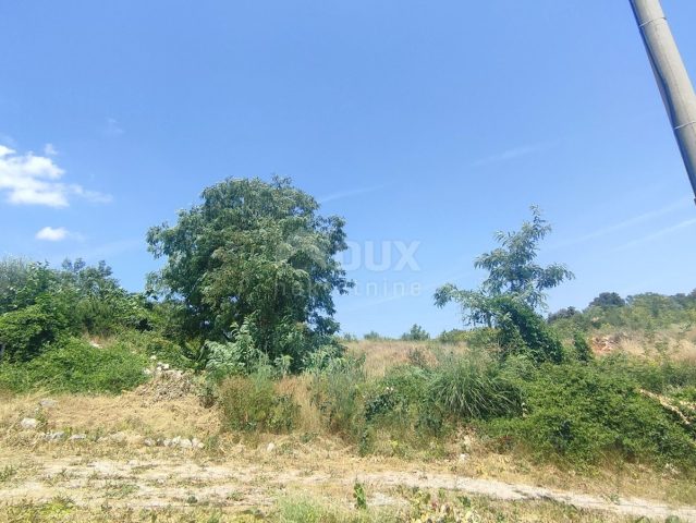 Land for sale 2130 m² – Labin