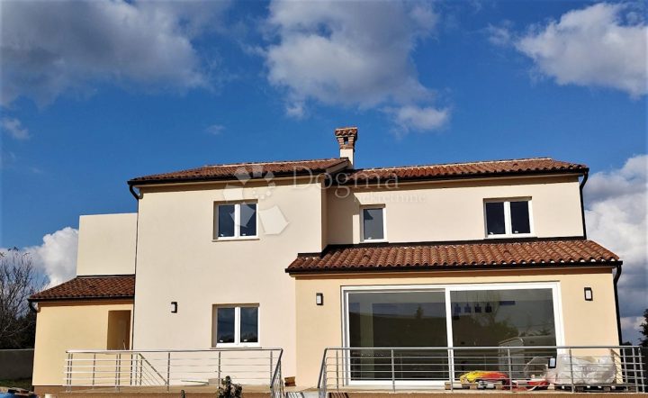 Kuća na prodaju 300 m² – Barban