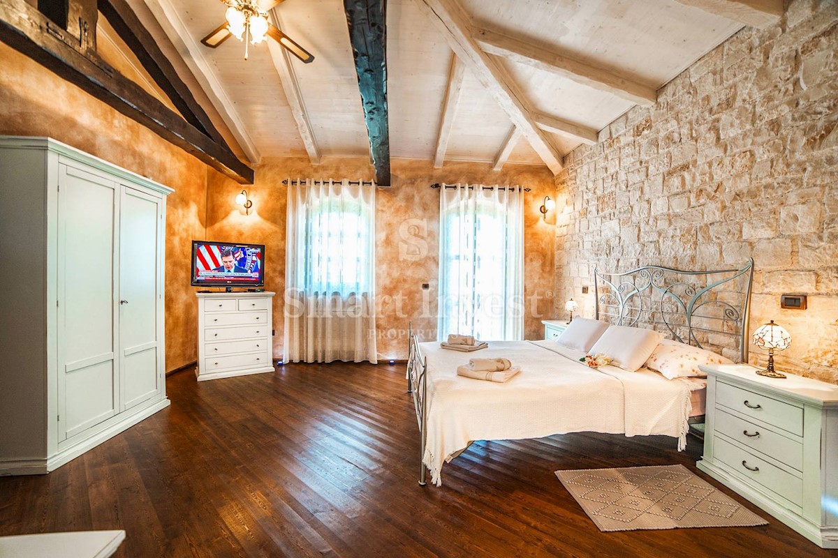 Casa In vendita - ISTARSKA  POREČ 