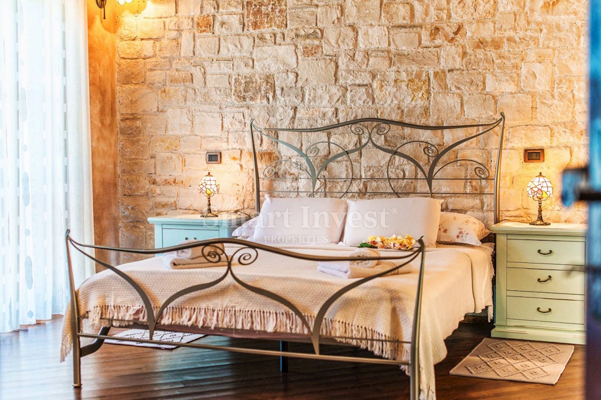 Casa In vendita - ISTARSKA  POREČ 