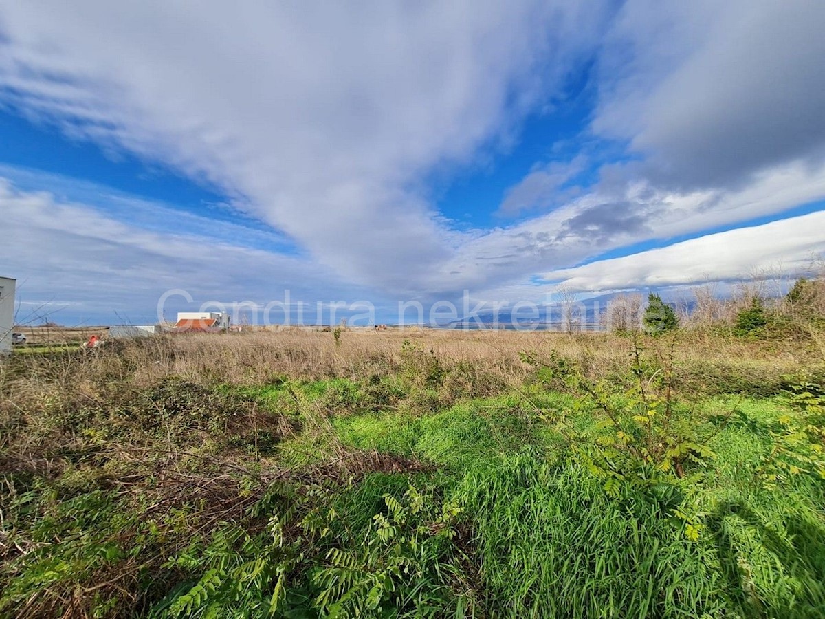 Land For sale PRIVLAKA