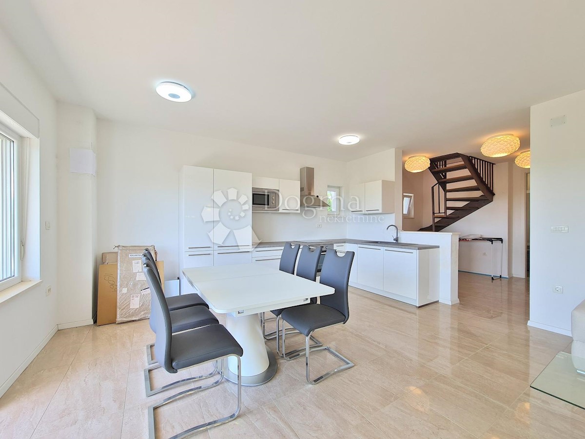 Casa In vendita - PRIMORSKO-GORANSKA  VIŠKOVO 