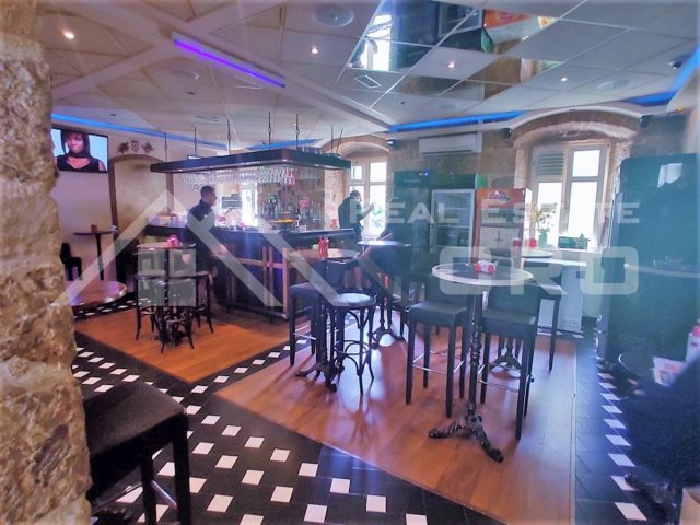 Lokal użytkowy na sprzedaż 107 m² – Sinj