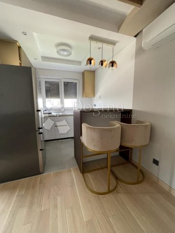 Appartement À louer - Primorsko-goranska Kostrena - foto 2/7