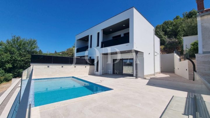 Hiša na predaj 216 m² – Dramalj