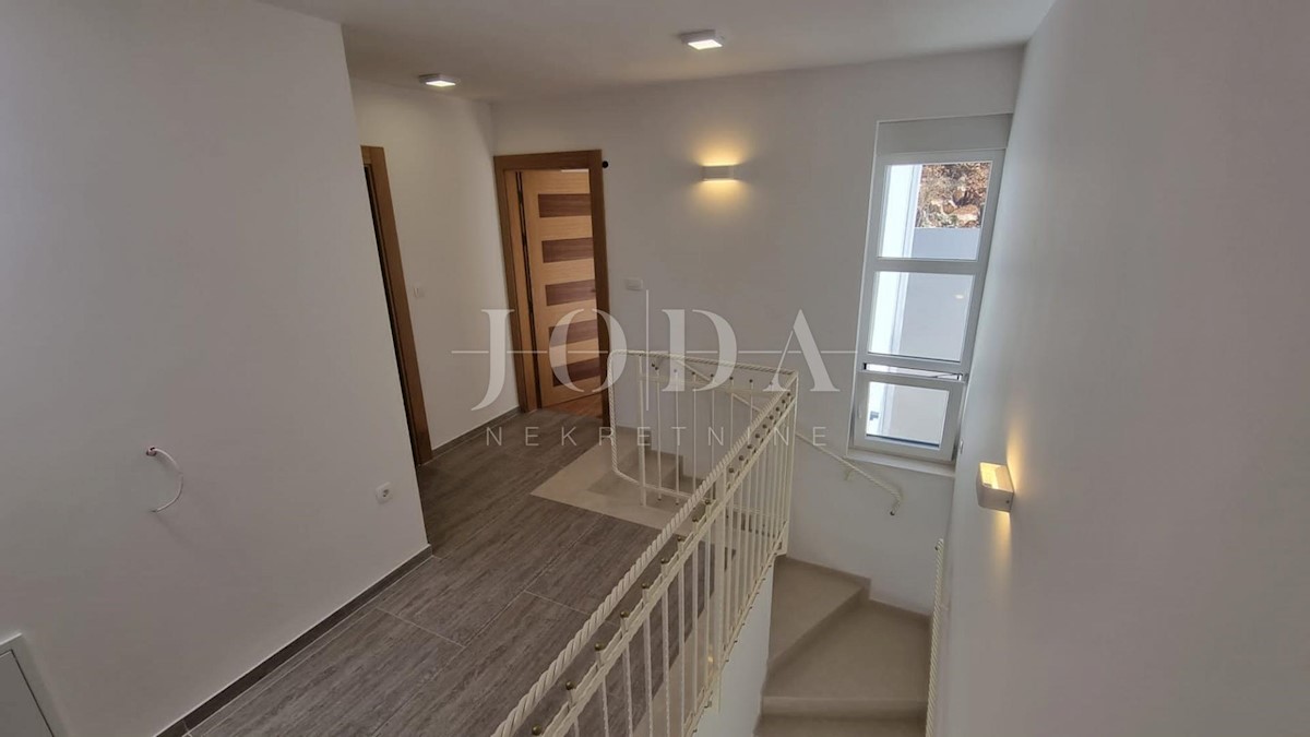 Casa In vendita - PRIMORSKO-GORANSKA  CRIKVENICA 