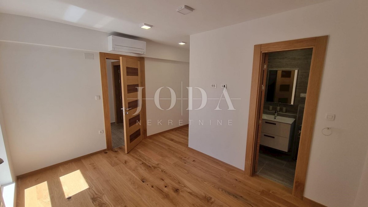 Casa In vendita - PRIMORSKO-GORANSKA  CRIKVENICA 