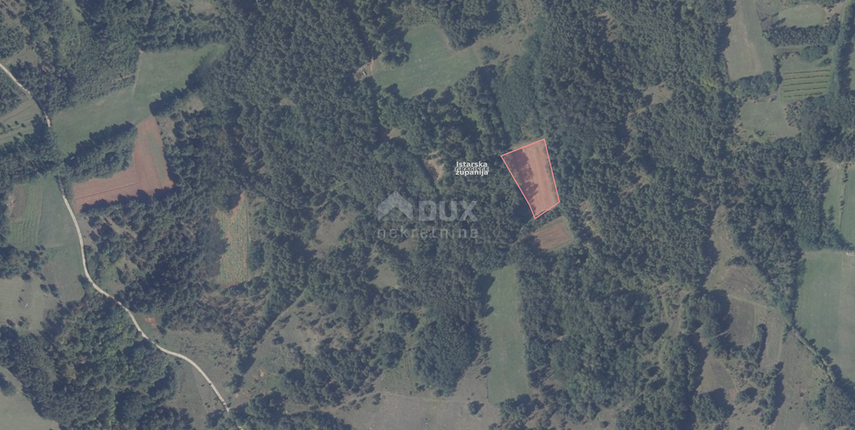 Land For sale - ISTARSKA  GRAČIŠĆE 